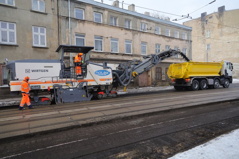 Remont ul.Wojska Polskiego - robotników nie widać, ale... przebudowa trwa