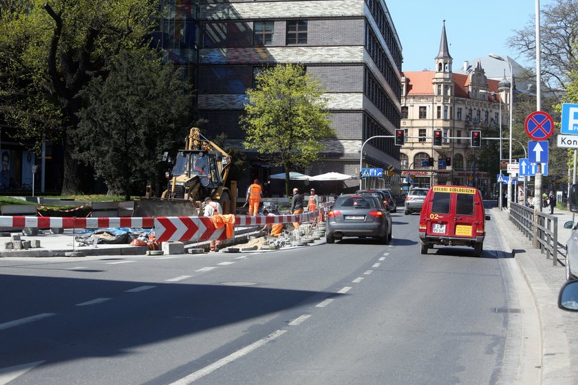 Roboty drogowe na Podwalu we Wrocławiu