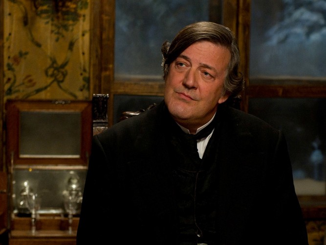 'Sherlock Holmes: Gra cieni' (Stephen Fry jako Mycroft Holmes, brat Sherlocka)