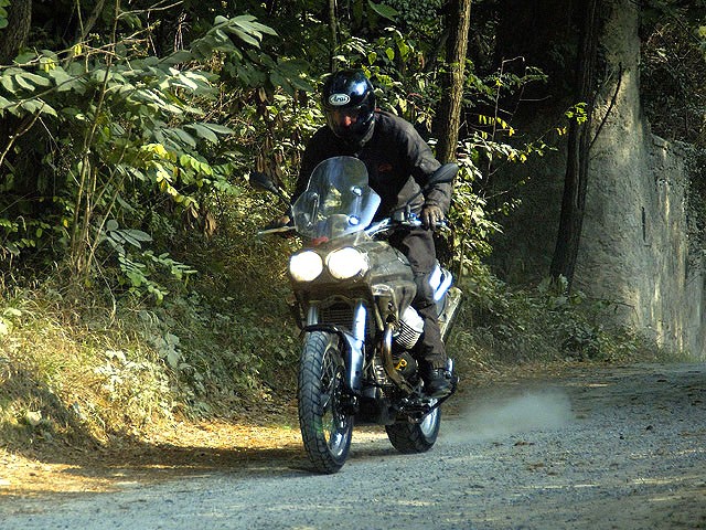 Moto Guzzi Stelvio 1200: duże turystyczne enduro na rok 2008