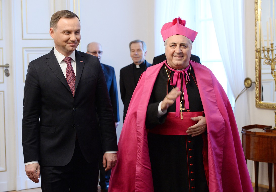 Nowy nuncjusz apostolski w Polsce arcybiskup Salvatore Pennacchio podczas uroczystości złożenia listów uwierzytelniających na ręce prezydenta Andrzeja Dudy, 3.11.2016 r.