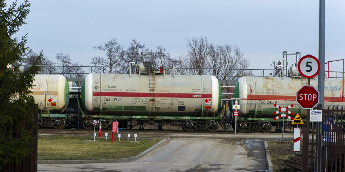 Rosyjskie wagony z gazem w okolicach Braniewa