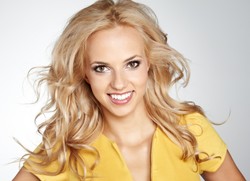 Blond bez skazy! Pielęgnacja jasnych włosów w 6 krokach