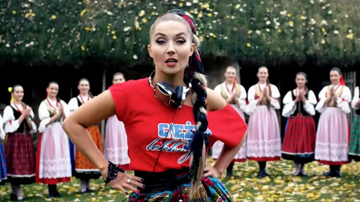 Twórcy polskiego hitu Eurowizji reklamują sluchawki. Jakie?