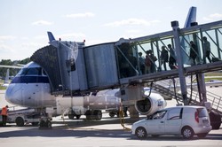 Zaczyna się paraliż na niebie, samoloty opóźnione nawet o 3 godziny. "To jest już katastrofa"