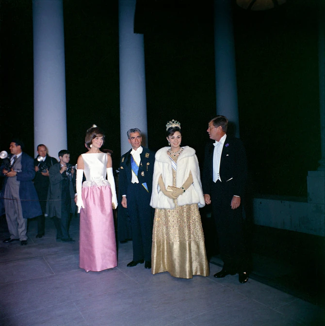 Modno izdanje Džeki Kenedi iz 1962. godine