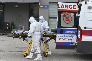 Prośba lepsza niż system nakazowy. Najpierw lekarze ochotnicy, potem przymus pracy