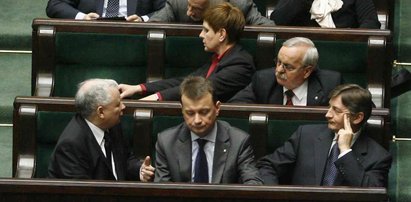 Ukradł spirytus, sfałszował życiorys. Zaufany człowiek prezesa PiS