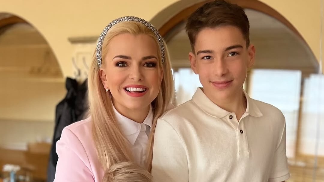 Zlatica Puškárová so synmi Leom a Adamkom.