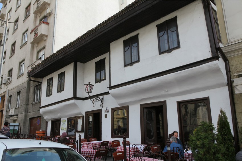 Ovako kafana izgleda danas