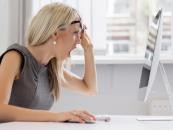 <strong>Jak skutecznie rozsyłany jest złośliwy spam? Np. za pośrednictwem Snowshoe </strong><br /><br />

W raporcie Threat Report 2014, Sophos odnotował, że snowshoe spam zyskuje na popularności w lawinowym tempie, wśród spamerów używających nowych technik w celu uniknięcia wykrycia i sprawnego przemykania przez luki w prawie antyspamowym.<br /><br /> 

Termin „snowshoe” odnosi się do metody jaką spamerzy wykorzystują wysyłając swoje wiadomości przez duże obszary Internetu, ciągle utrzymując je na powierzchni, tak jak to robią rakiety śnieżne. <br /><br />

Spamerzy wysyłają swoje wiadomości przez wiele adresów IP, stron internetowych oraz podsieci. Niektórzy wysyłają wielkie ilości przez jeden adres IP w bardzo krótkim czasie, następnie przenoszą się na inny, często będący w bliskim sąsiedztwie. <br /><br />

Strategia ta ma na celu oszukanie filtrów, które opierają się na ilości przysłanych e-maili oraz na ominięciu prawa antyspamowego. Dodatkowo cyberprzestępcy są coraz bardziej kreatywni i wyrafinowani w kontekście rozprzestrzenianych wiadomości, poprzez wprowadzanie elementów losowości aby unikać wykrycia.<br /><br /> 

Ma to dodatkowy wpływ na oddzielnie niechcianej poczty elektronicznej ze względu na zawartość.<br /><br />

Co można zrobić? Czy jednym rozwiązaniem w tej sytuacji jest poddanie się spamowi i zaakceptowanie pełnych śmieciowych wiadomości skrzynek email? Oczywiście, że nie, sukces zależy od współpracy dostawców usług internetowych, firm zajmujących się bezpieczeństwem poczty email, a nawet użytkowników końcowych hamujących lawinę spamu.Źródło:  Sophos <br /><br />