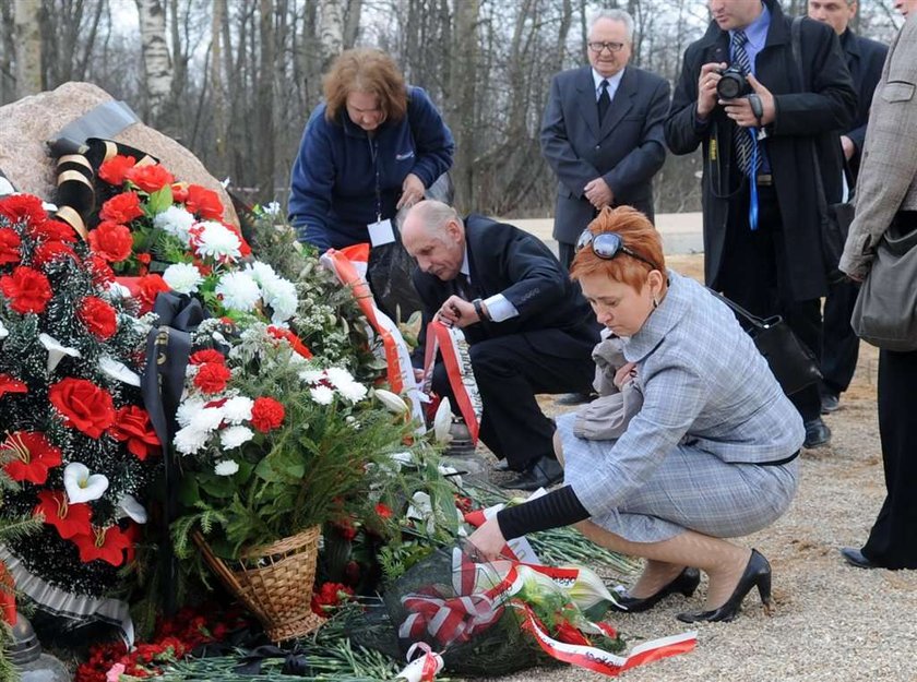 Prezydencki samolot miał wylecieć z Warszawy punktualnie o godz. 7. Ale wystartował o 30 min później, bo na lotnisko spóźniła się para prezydencka. Czy te pół godziny spóźnienia mogły mieć wpływ na decyzję pilota?