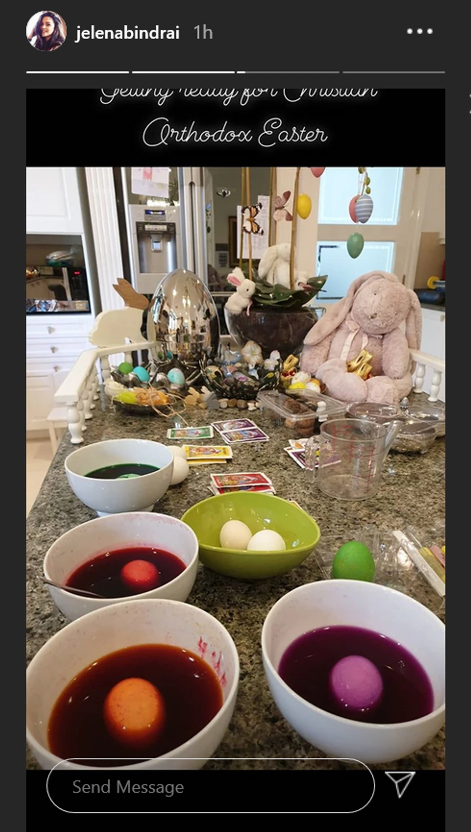 Jelena Bin Drai, farbanje jaja