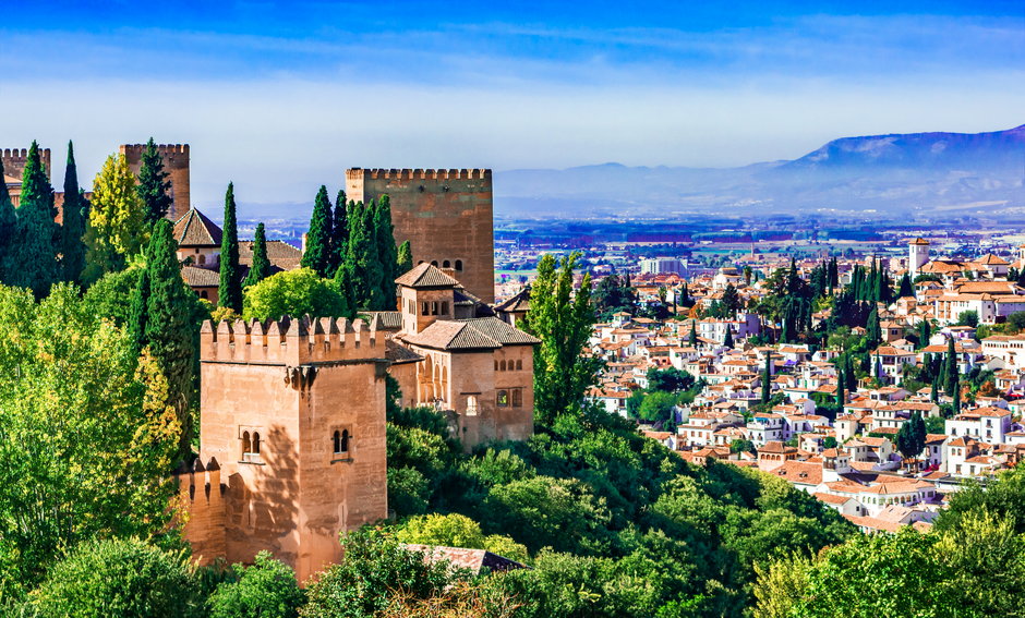 Andaluzja, Hiszpania. Zamek Alhambra w Granadzie