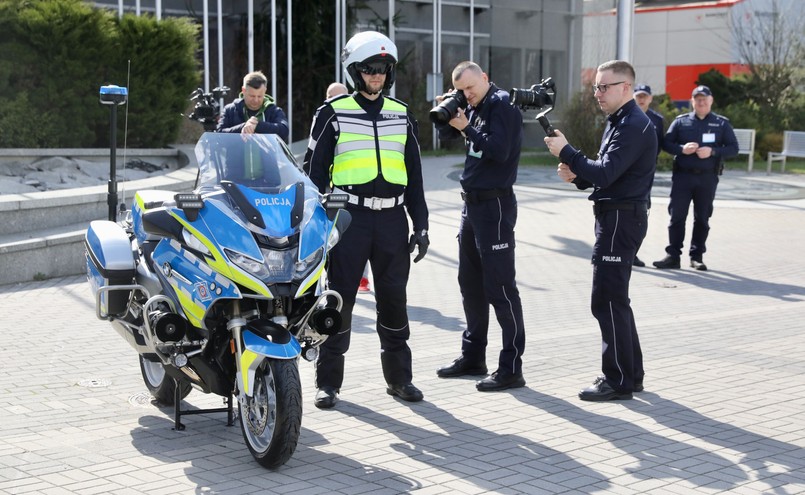 Policja ujawniła nowe oznakowanie radiowozów i motocykli