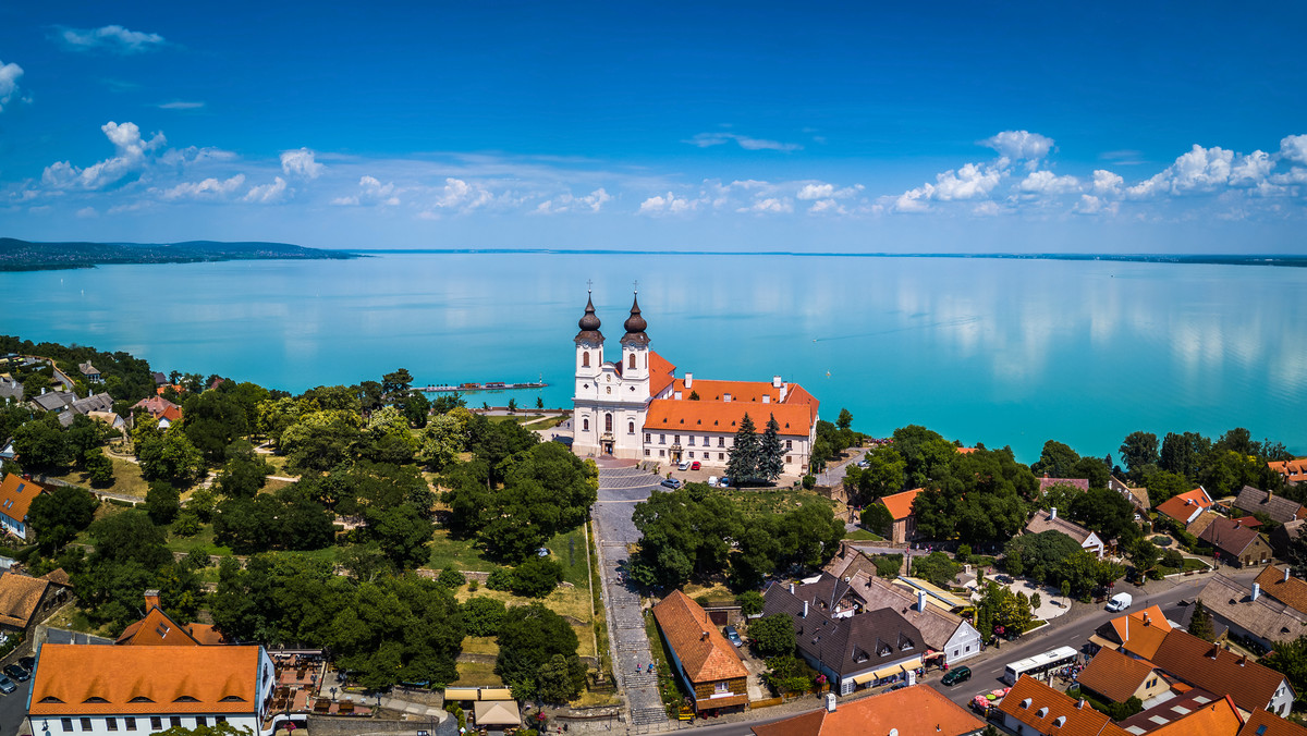 Węgry: turyści masowo ruszyli nad Balaton