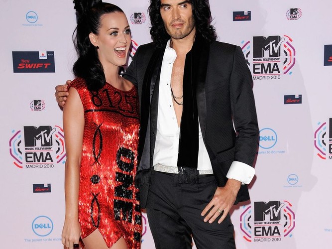 Ukochany Katy, Russel Brand, znany jest z upodobania do dobrych ubrań