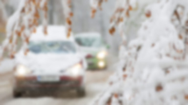 Atak zimy utrudnia komunikację drogową w Czechach