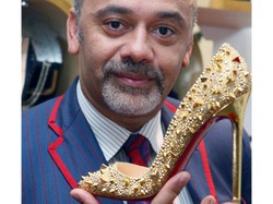 Erotyczny taniec w szpilkach Louboutina