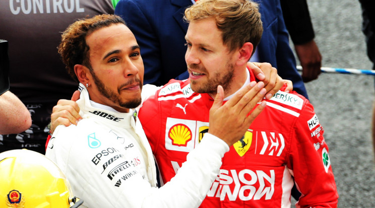 Sebastian
Vettel (jobbra) idén is elveszítette a
Lewis Hamilton elleni világbajnoki
csatát /Fotó: Profimedia
