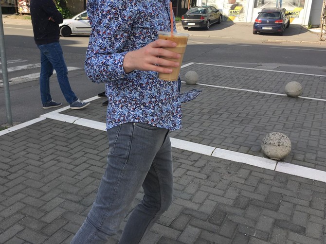 Da li i vi redovno pijete kafu za poneti?