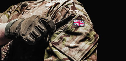 Skandal w brytyjskiej armii. 19-letni gwałciciel zaatakował cztery żołnierki. Jednej z ofiar przystawił nóż do gardła
