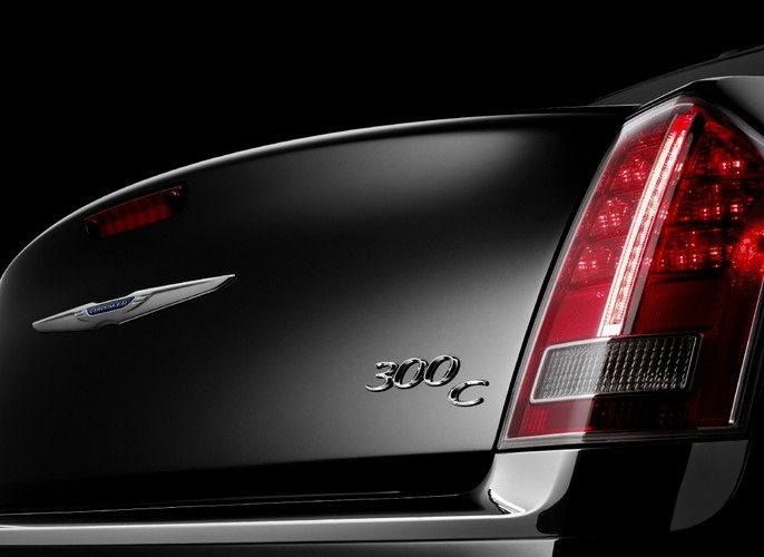 Chrysler opublikował oficjalne zdjęcia nowego modelu serii 300