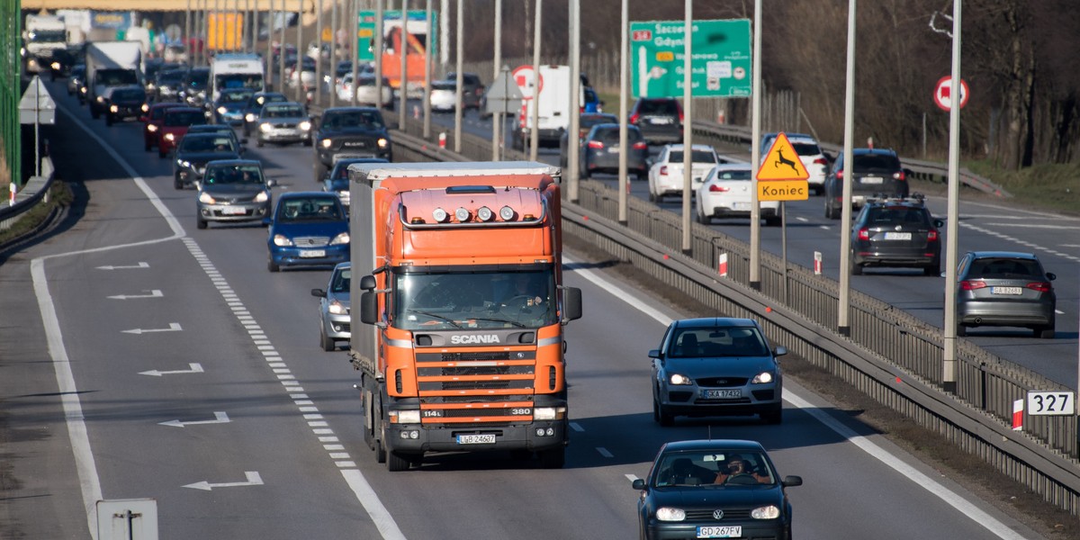 Branża transportowa dostanie wsparcie rządu. Chodzi o leasing na korzystnych warunkach.