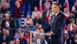 Były selekcjoner reprezentacji Polski o Nawrockim. "Potrzebny jest psychiatra"
