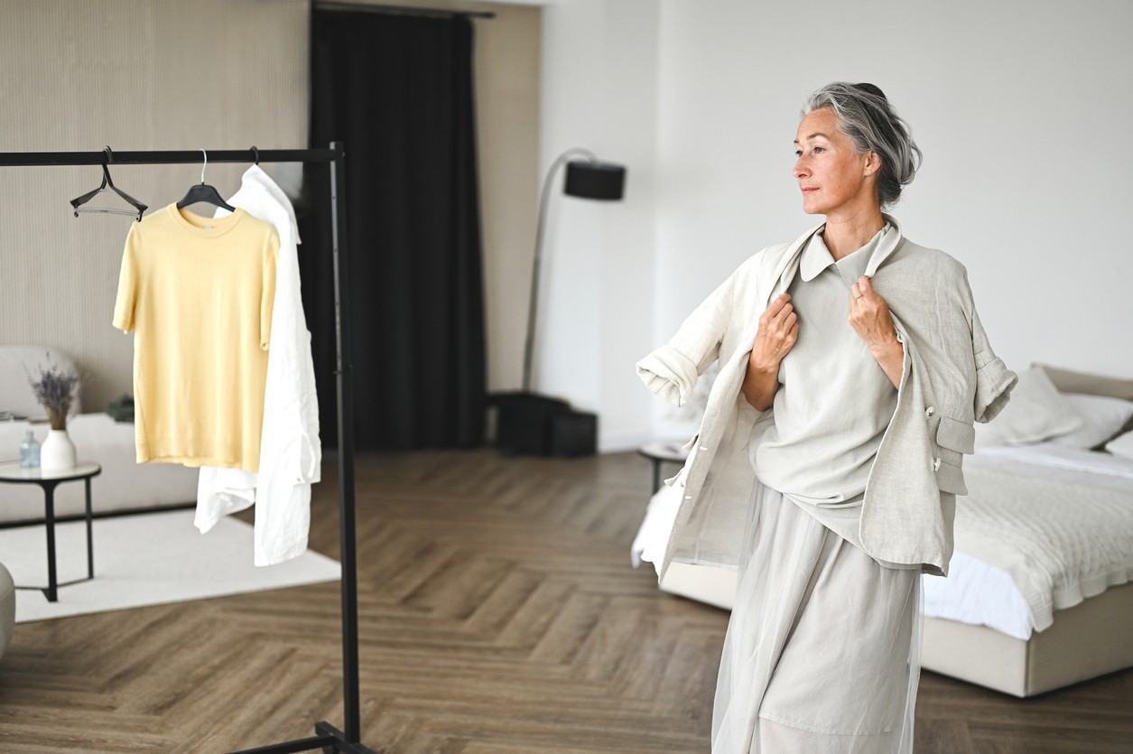 Čo tak vyskúšať outfit kompletne v sivých tónoch?