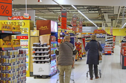 Inflacja stawia sklepy pod ścianą. Ceny w grudniowych promocjach mogły poważnie zszokować Polaków