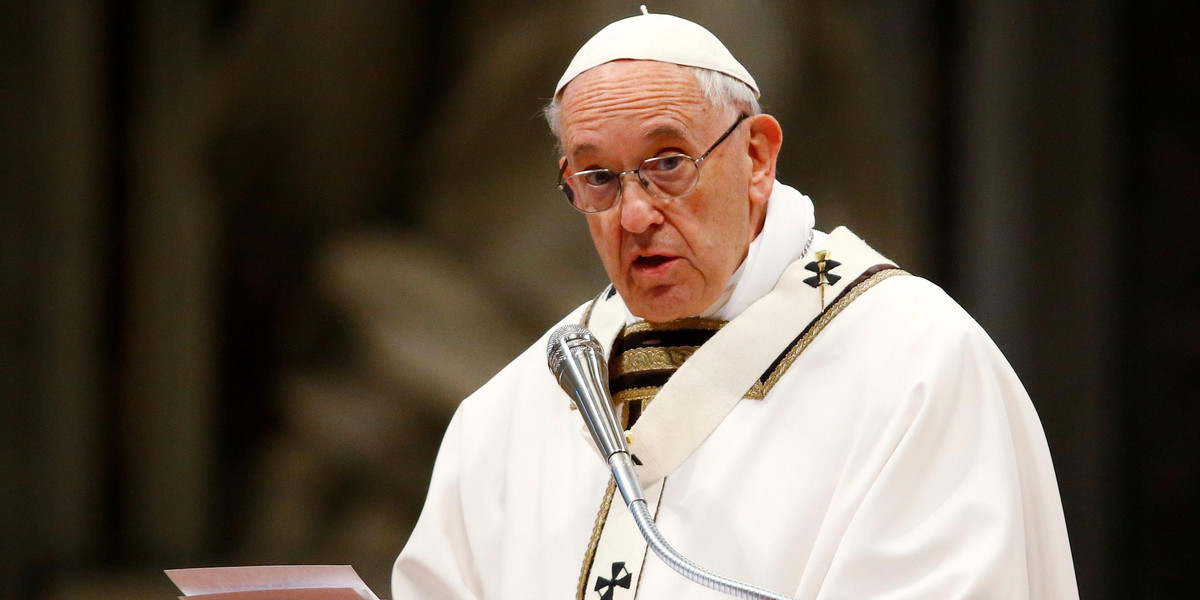 Papież upomina biskupów i wzywa do skromności