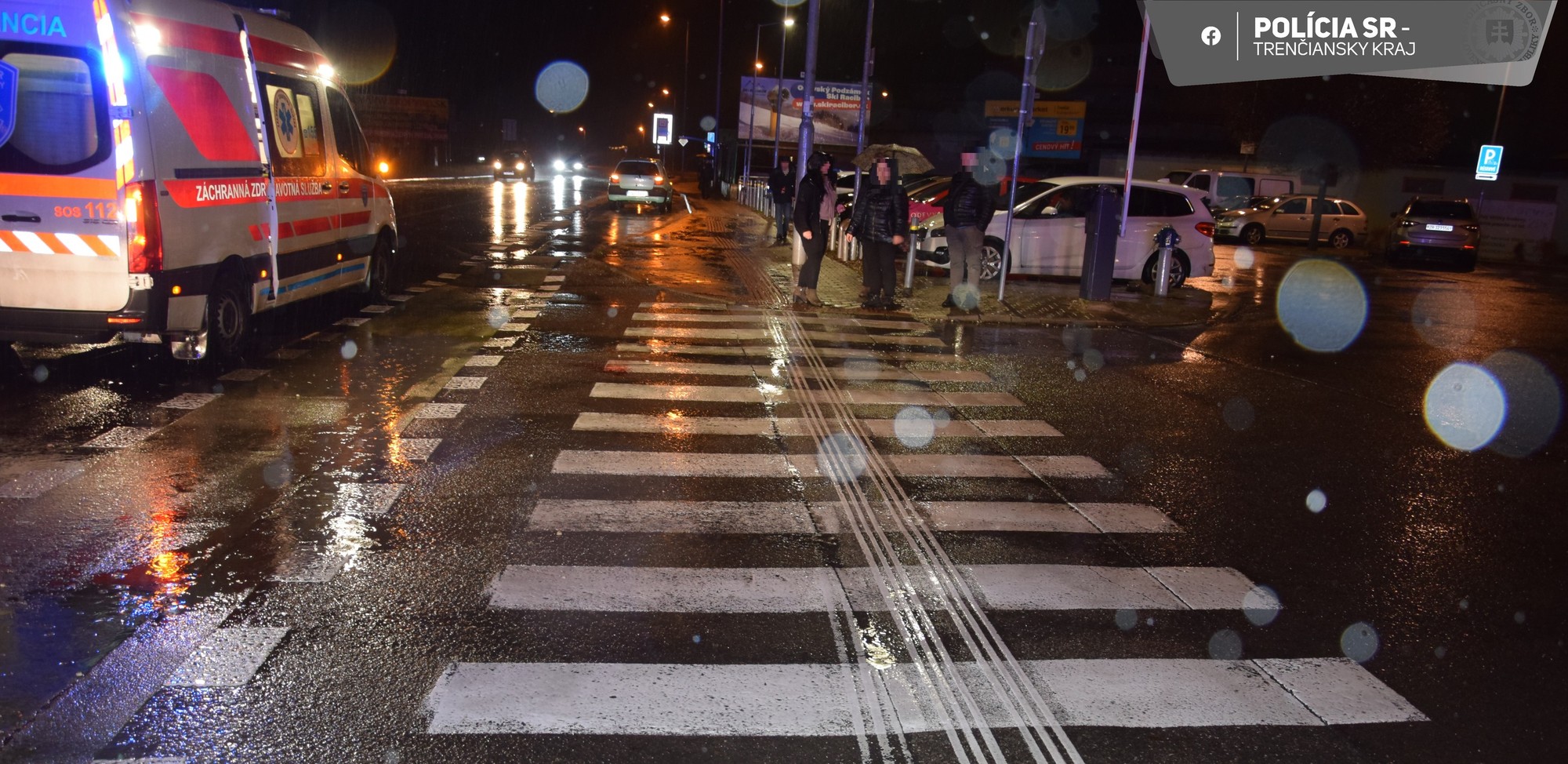 Vodička na priechode v Trenčíne zrazila matku s dcérou.
