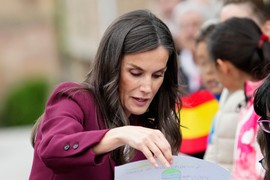 Kraljica Leticija nosi ULTRAŠIK ODELO koje osvaja na prvi pogled i laska svakoj figuri: SAVRŠENO je za junske dane - trendi, jednostavno i sofisticirano