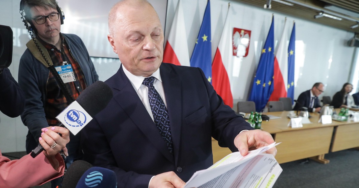 Tania siła robocza, rosyjscy biznesmeni, współpracownik po wyrokach. Blamaż wiceministra z PiS przed komisją