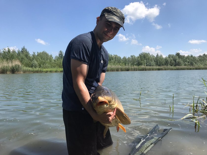 Łowi tylko karpie giganty.