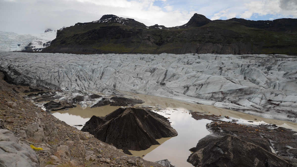 Islandia: Topniejący lodowiec Eyjafjallajökull odsłonił szczątki samolotu