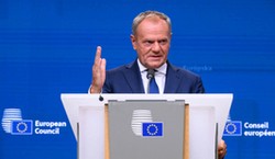 Tusk: Pisowców złości polski astronauta, tryumf Igi, polskie Noble i Oscary
