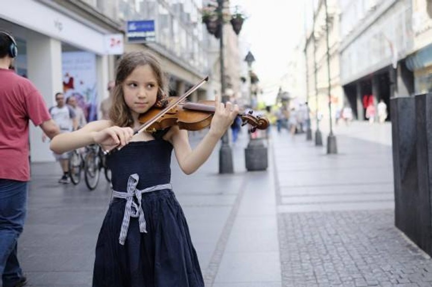 Jovana je dobila novu violinu, a ukoro bi mogli i drugi mladi Beograđani