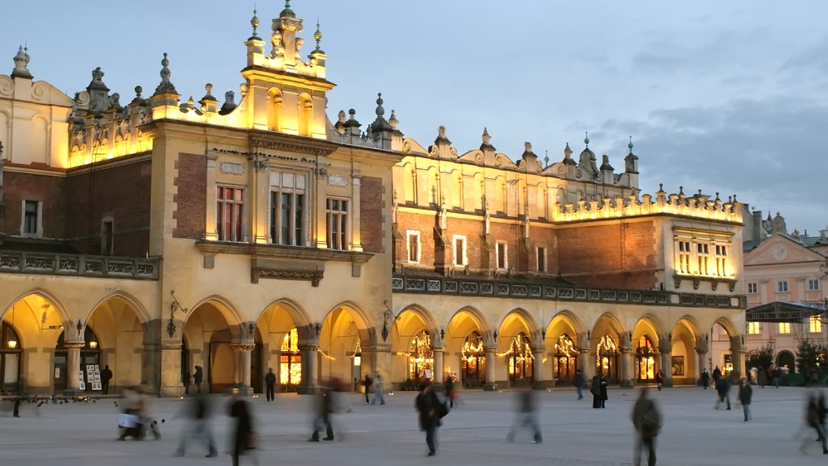 Koncert finalistów Ogólnopolskiego Konkursu Twórców i Wykonawców "Piosenkarnia" rozpocznie jutro dziewiąty Festiwal Twórczości Korowód w Krakowie. Na laureatów czekają nagrody finansowe, profesjonalna sesja nagraniowa i występ na antenie radiowej.