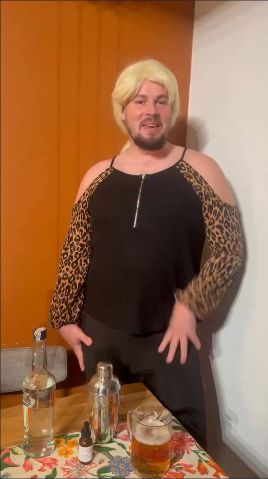 Zabávač Fero Joke, vlastným menom František Košarišťan. 