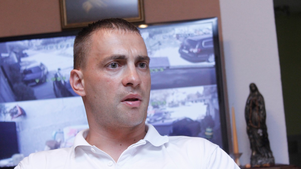 UHAPŠEN ALEKSANDAR ČABARKAPA Petorica razbojnika upala u kuću, vezali ...