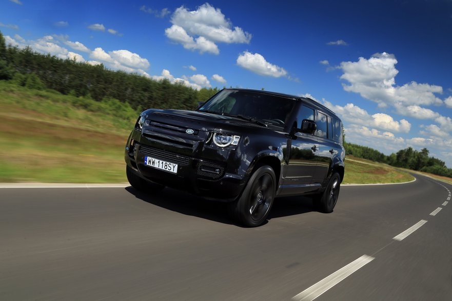 Land Rover Defender 110 