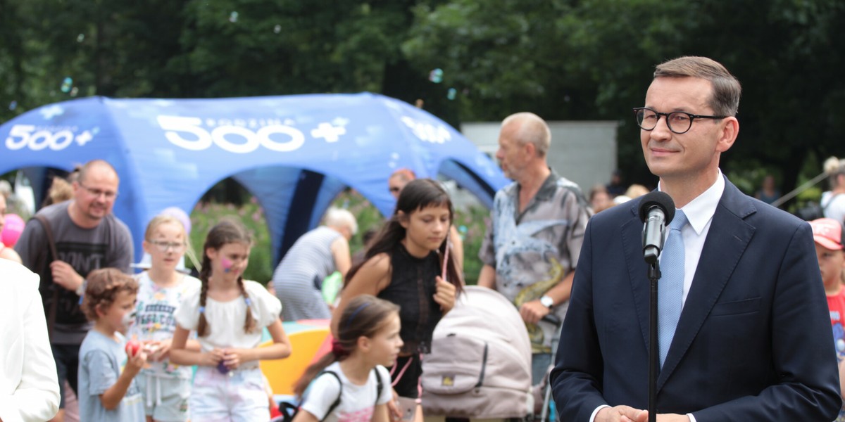 Premier Mateusz Morawiecki na pikniku Rodzinny Kapital Opiekunczy w Kaliszu.