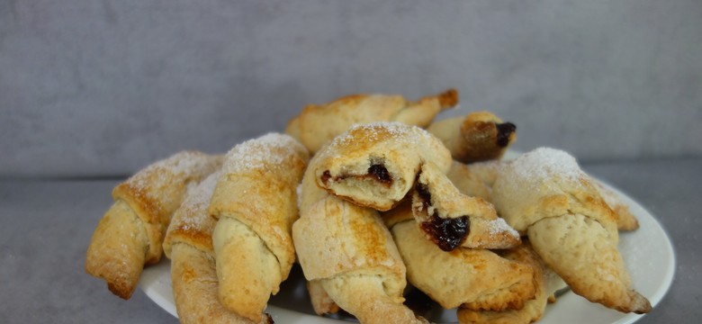 Przepyszne rogaliki z powidłami. Ten przepis Heni Foks przeniesie Cię do dzieciństwa