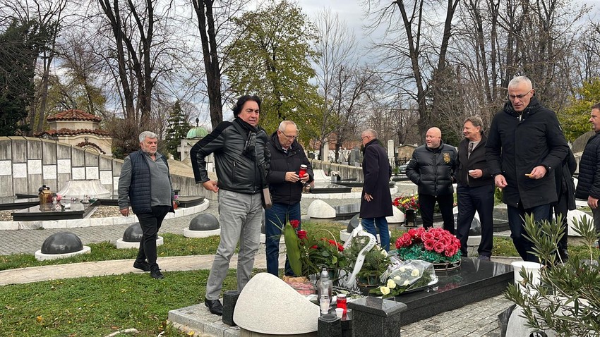 Acko Nezirović na pomenu Džeju