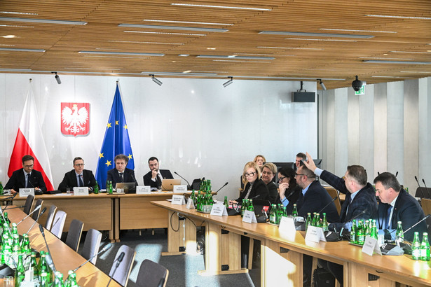 Sejmowa komisja ds. wyborów kopertowych powołała świadków
