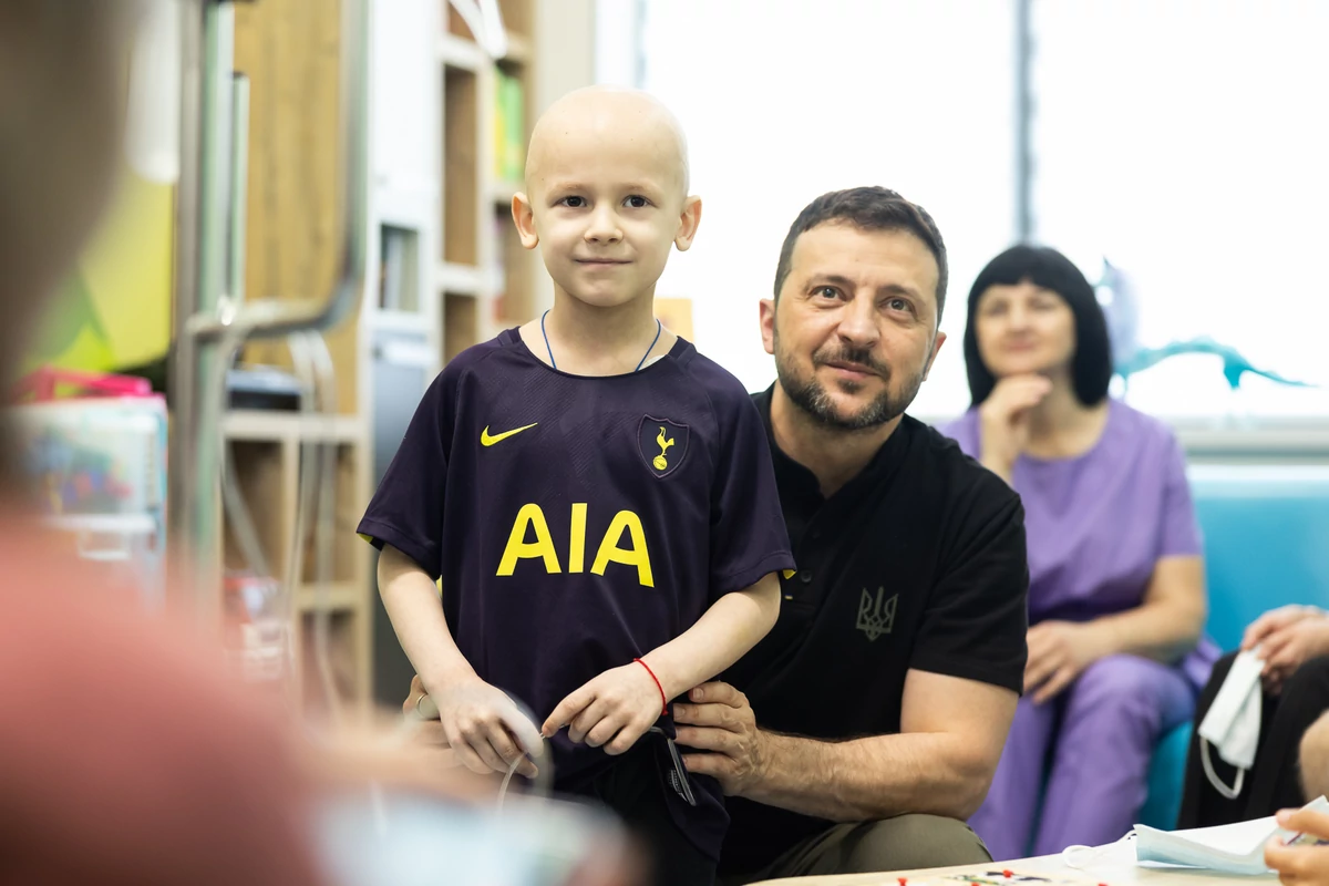  Zełenski odwiedził szpital. Pojawił się tam w wyjątkowej roli