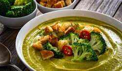 Pyszny obiad na wtorek. Podajemy przepis, Ty gotujesz. Kremowa zupa brokułowa