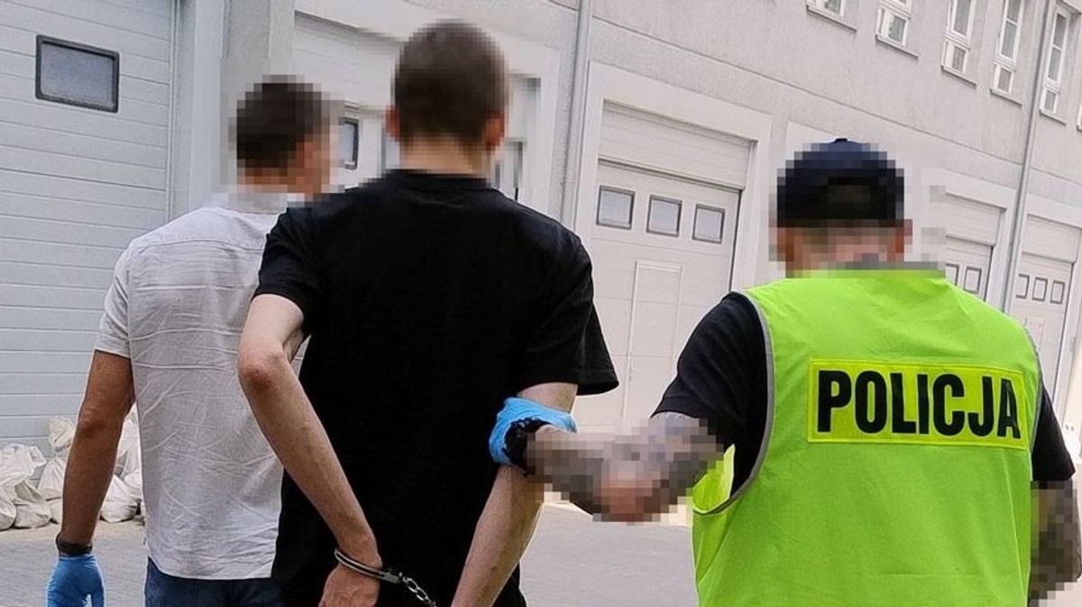 Horror w gdańskim sklepie. Rzucił się na ochraniarza i zaczął go gryźć